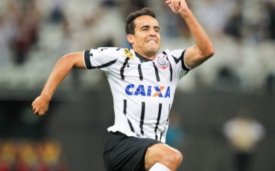Artilheiro do Corinthians no Brasileiro, Jadson comenta sobre fase goleadora