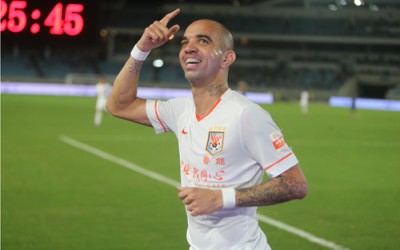 Diego Tardelli marca, dá assistência e Shandong Luneng vence no Chinês