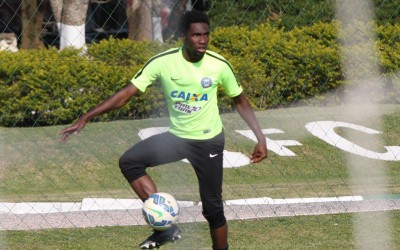 Negueba se recupera e reforça o Coritiba contra o Flamengo