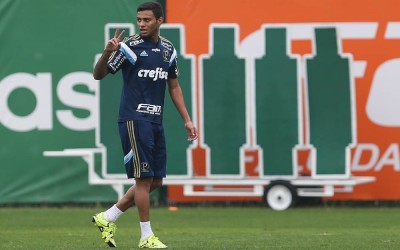 Cleiton Xavier tem recuperação surpreendente e pode reforçar o Palmeiras nos próximos dias