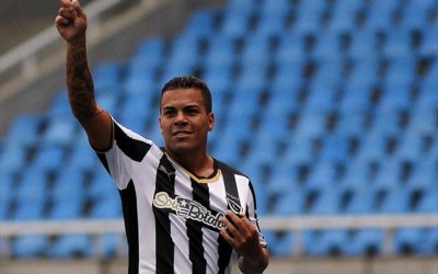 Carleto comemora segundo acesso consecutivo e revela desejo de seguir no Botafogo