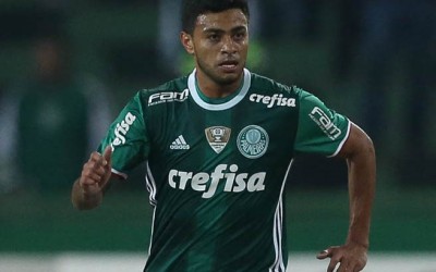 Cleiton Xavier reencontra rival do 100º jogo pelo Palmeiras e prega respeito ao São Paulo