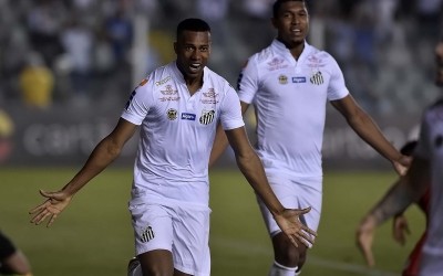 Artilheiro do Santos após saída de Gabriel, Copete assume protagonismo no time de Dorival Júnior