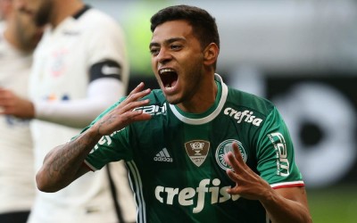 Autor do gol da vitória do último clássico com o Corinthians, Cleiton Xavier tem retrospecto positivo contra o rival