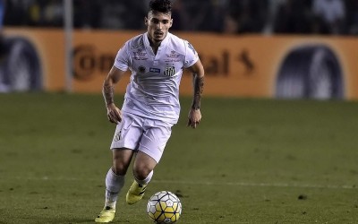 De encostado a titular absoluto no Santos e campeão olímpico pelo Brasil. Veja a trajetória dos 100 jogos de Zeca pelo Peixe