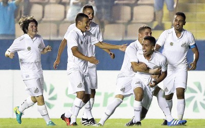 Herói da vitória do Santos na Copinha, Giovane mantém os pés no chão, mas planeja voos mais altos no clube