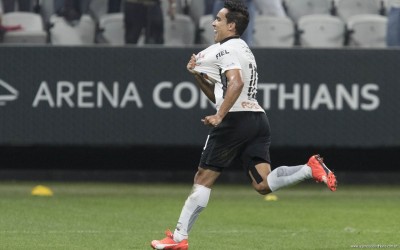Diante de sua maior vítima pelo Corinthians, Jadson pode levantar o primeiro troféu do clube na Arena, onde participou diretamente de 20% dos gols do time em 99 jogos no estádio