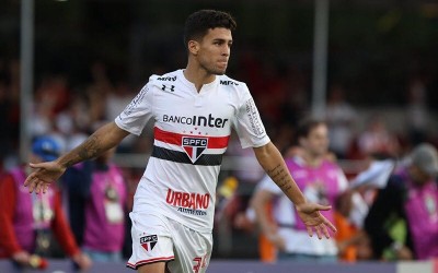 Titular absoluto, Marcinho completa dez jogos pelo São Paulo, lidera estatísticas ofensivas e pede foco para o time subir na tabela