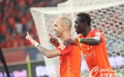 Diego Tardelli marca seu nono gol nos últimos sete jogos e garante o empate do Shandong no Chinês