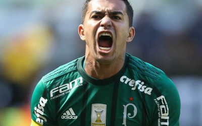 Com dois gols sobre o Vitória, Dudu iguala marca da temporada passada com 21 jogos a menos em 2017