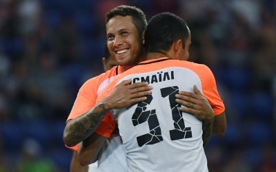 Marlos comemora gol e vitória do Shakhtar no Ucraniano