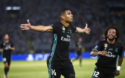 Em grande momento na Europa, Casemiro leiloa itens históricos da sua trajetória no Real Madrid para ajudar crianças de sua cidade natal