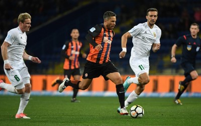 Marlos deixa sua marca em vitória do Shakhtar e segue na briga pela artilharia do Ucraniano com companheiro de equipe