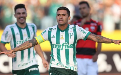 Com o gol marcado contra o Atlético-GO, Dudu se torna o maior artilheiro do Palmeiras na era do Brasileirão por pontos corridos