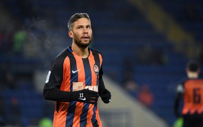 Marlos marca golaço em seu jogo 150 pelo Shakhtar e ajuda equipe a garantir vaga na semifinal da Copa da Ucrânia