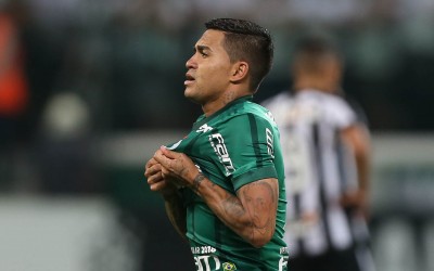 Com 16 gols e 12 assistências, Dudu iguala números de melhor temporada pelo Palmeiras