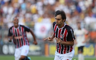 Boas lembranças! Rodrigo Caio marcou o gol da vitória do São Paulo no último Majestoso disputado no Pacaembu