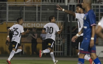 Jadson tem participação direta em mais da metade dos gols do Corinthians no ano e entra no top 10 de artilheiros do Timão no Século XXI