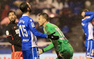 Neto comemora fim de jejum do Valencia contra o Deportivo La Coruña e avalia primeiro turno da equipe no Espanhol