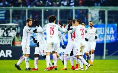André Ramalho comemora classificação do Red Bull Salzburg para as oitavas da Liga Europa