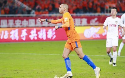 Em sua melhor temporada na China, Tardelli marca mais duas vezes e comanda Shandong em vitória sobre time de Pato