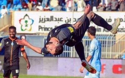 Arthur Caíke marca duas vezes e comanda goleada do Al Shabab no Campeonato Saudita