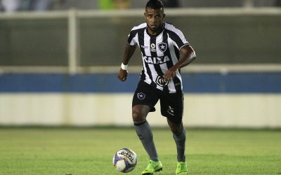 Em busca da terceira vitória consecutiva, Alex Santana pede foco ao Botafogo na estreia da Copa do Brasil: “Campeonato muito traiçoeiro”