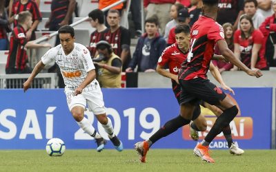 Jadson relembra hat-trick na única vez em que enfrentou o Lara e pede foco para Corinthians conquistar vantagem em Itaquera pela segunda fase da Copa Sul-Americana