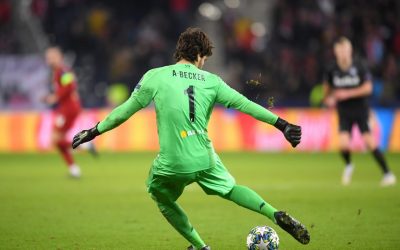 Com excelente atuação de Alisson, Liverpool vence Salzburg e garante vaga nas oitavas da Champions League