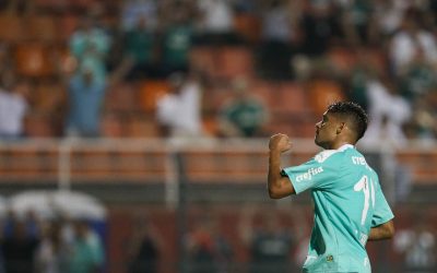 Artilheiro do Palmeiras em 2019 e meio-campista com a melhor média de participação direta em gol por minuto na temporada passada, Gustavo Scarpa estreia em 2020 balançando as redes