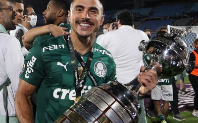 Willian comenta fato de se tornar, ao lado de Marcos Rocha, o brasileiro em atividade com mais títulos da Libertadores e entrar para o seleto grupo de maiores campeões do torneio: “Incrível”