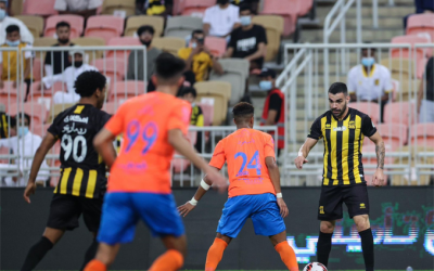 Bruno Henrique inicia ano com mais duas assistências em novo triunfo do líder Al Ittihad, chega a quatro participações diretas nos últimos quatro jogos e se consolida como um dos principais volantes atuando no futebol saudita