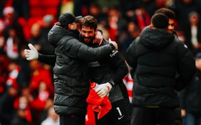 Lider em Clean Sheets na Premier League, Alisson comemora outra grande atuação, em décima vitória seguida do Liverpool no Inglês, e projeta semanas de duelos decisivos para a equipe