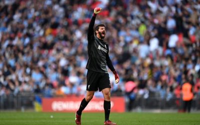 Alisson comemora grande atuação e classificação do Liverpool sobre o City para a decisão da Copa da Inglaterra