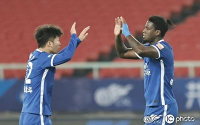 Recuperado de lesão, Markão volta ao time titular, marca seu 21º gol na temporada e comanda vitória do Wuhan Three Towns no Chinês