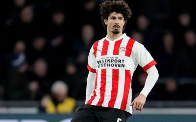 André Ramalho e Mauro Júnior comemoram classificação do PSV às quartas de final da Copa da Holanda