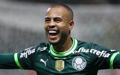 Em temporada com mais jogos e maior participação em gols, Mayke pode completar 250 jogos pelo Palmeiras, no clássico contra o São Paulo: “Honrado e privilegiado”