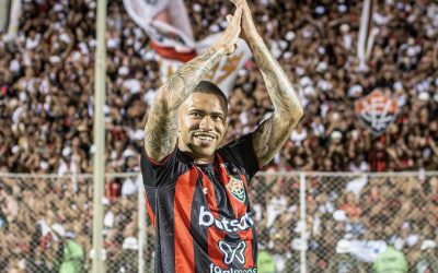Revelado no Palmeiras, Lucas Esteves se prepara para primeiro duelo com ex-clube após título baiano pelo Vitória: “Grande desafio”