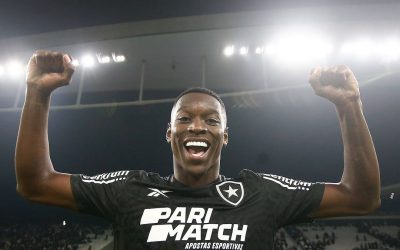 Destaque do Botafogo, Luiz Henrique vive a expectativa de alcançar marca de 200 jogos na carreira justamente no primeiro duelo com o Fluminense, time que o revelou