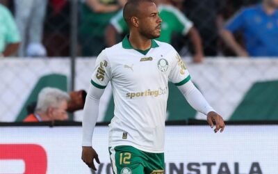 Jogador do atual elenco com mais tempo de Palmeiras, Mayke vive a expectativa de completar 300 jogos pelo clube: “Muito orgulho”