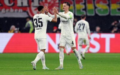 Tuta celebra goleada e classificação do Eintracht Frankfurt às quartas de final da Liga Europa