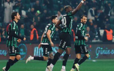 Markão volta a marcar em empate do líder Kocaelispor e chega a 13 participações diretas em gol em 23 jogos pelo clube