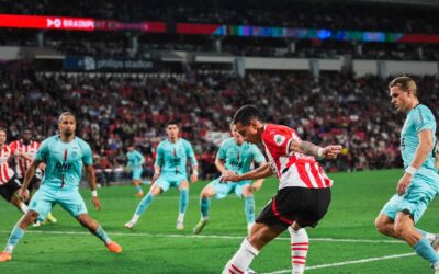 Na seleção da rodada da Eredivisie, Mauro Júnior vibra com participação em goleada do PSV: “Feliz com mais uma assistência”
