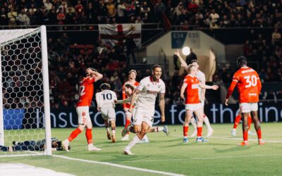 Único brasileiro presente na seleção da Championship, Vini Souza comanda Sheffield na vitória sobre o Bristol City, em jogo válido pelos playoffs rumo à Premier League